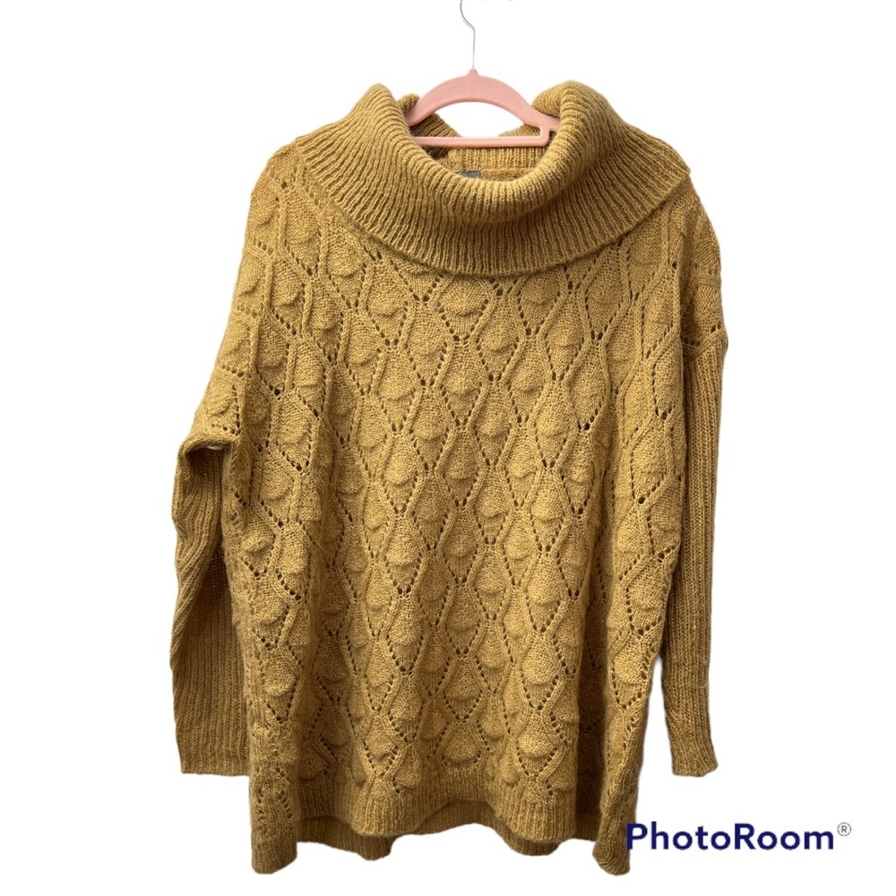 - Elsamanda Italian Mohair blend pointelle cowl neck sweater L